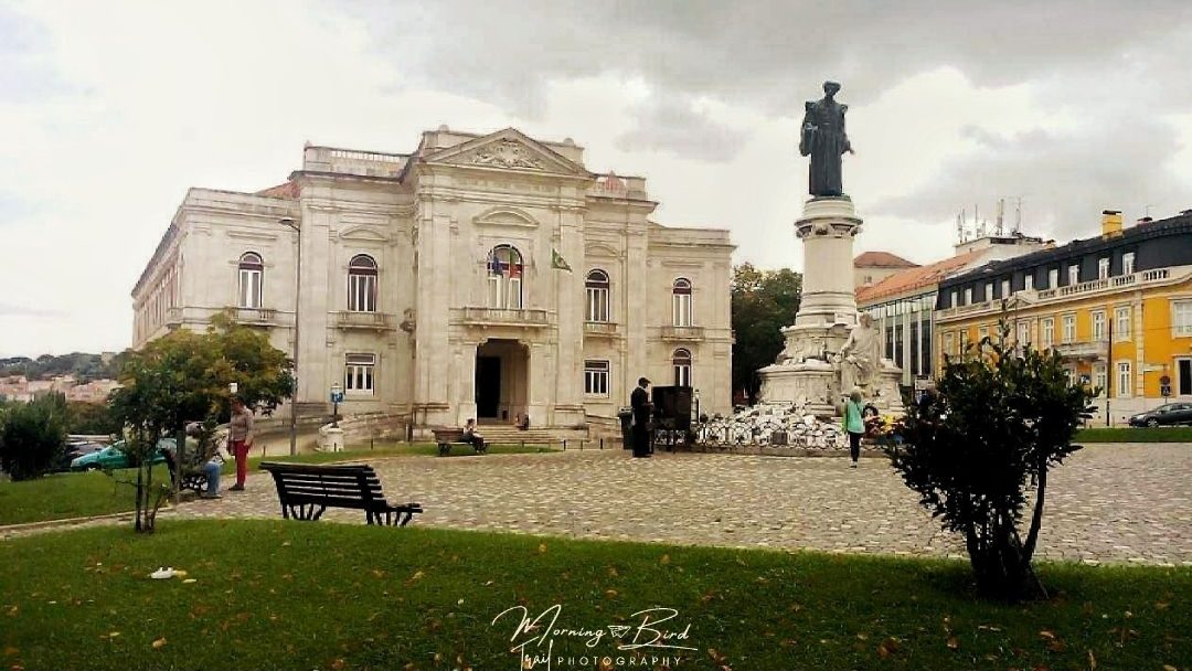 This is the beautiful NOVA Medical School located in Campo Mártires da Pátria just a few meters from Torel Garden Viewpoint.